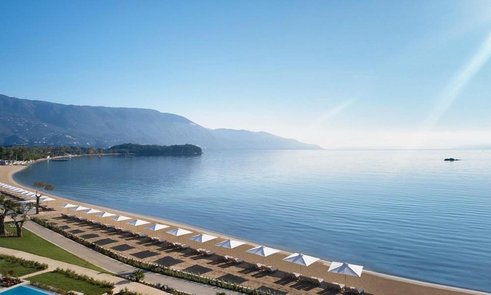 Luxury Breeze With Private Pools *