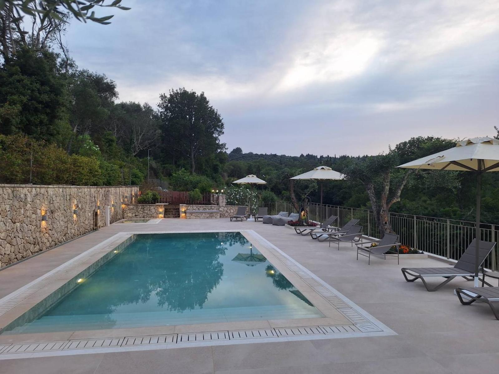 Luxury Breeze With Private Pools Villa Dassia (Corfu)