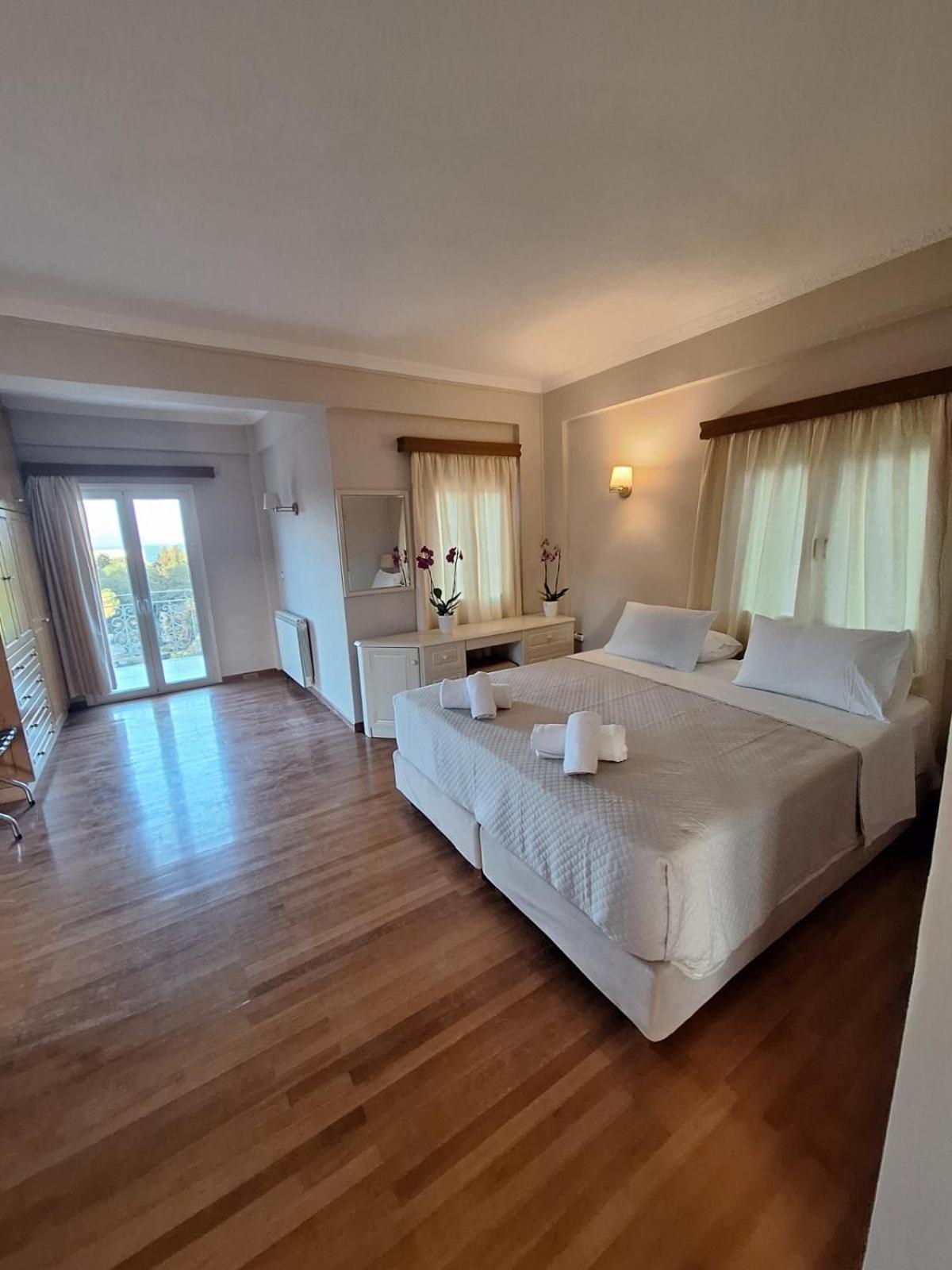 Luxury Breeze With Private Pools Villa *