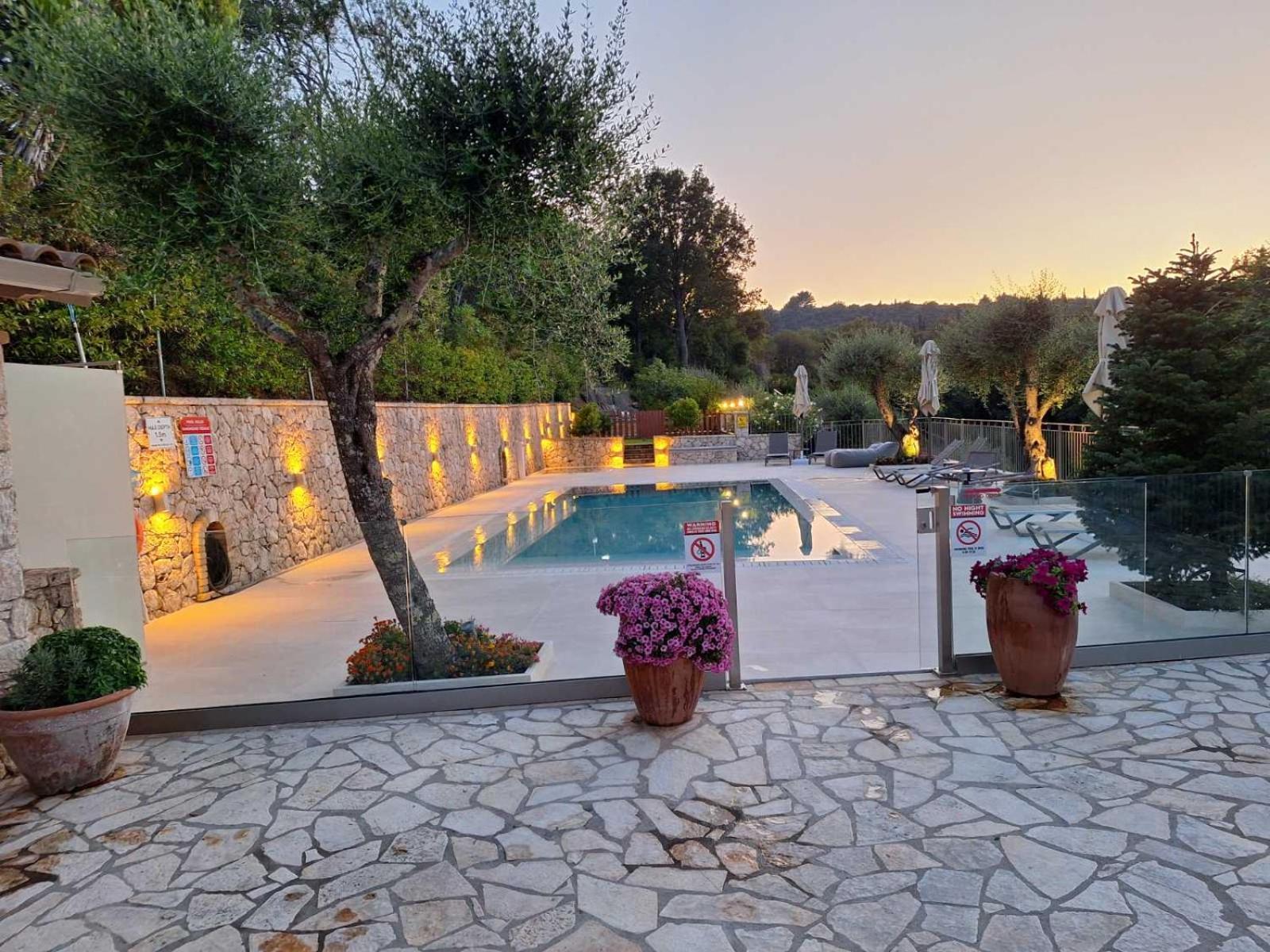 Luxury Breeze With Private Pools